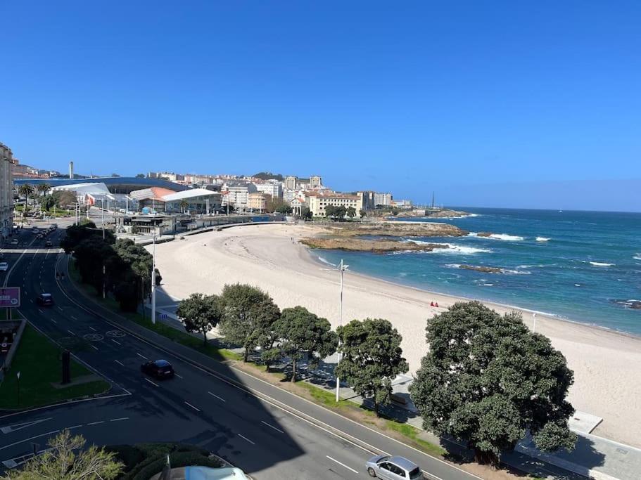 Primera Linea De Playa De Riazor A Coruna Luaran gambar