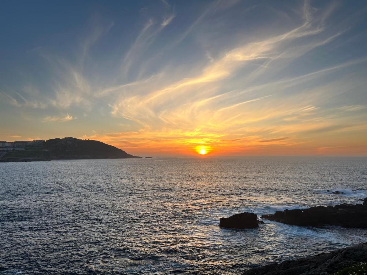 Primera Linea De Playa De Riazor A Coruna Luaran gambar